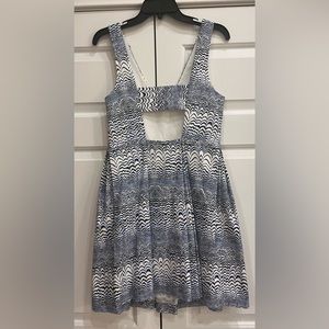 Trina Turk size 4 Dress